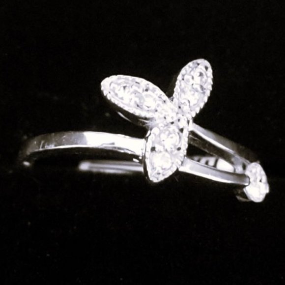 Fashion Jewelry Jewelry - Petit Ladies Fashion / Promise Ring .925 Sterling Silver